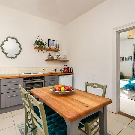 Granville House And Garden