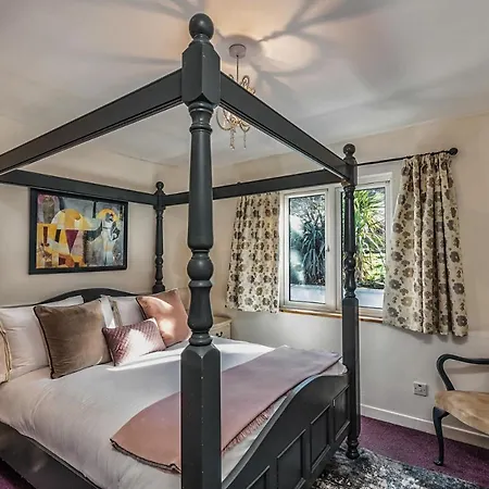 Aparthotel Granville House And Garden 4*