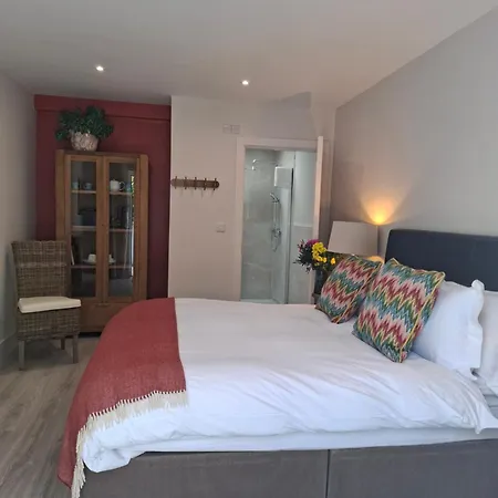 Granville House And Garden Aparthotel 4*