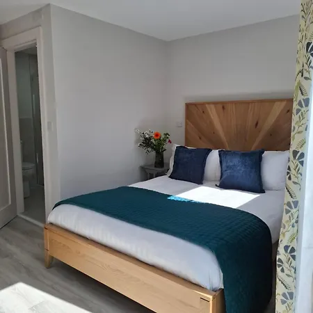 Granville House And Garden