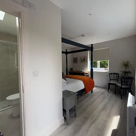 Granville House And Garden 4*